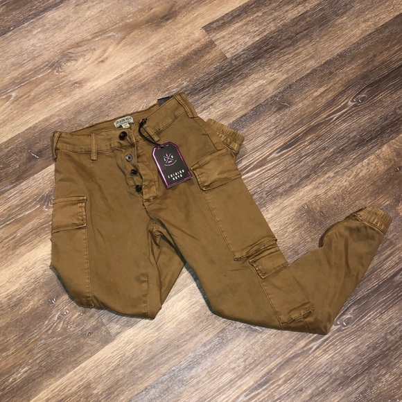 Fashion Nova Pants - NWT🔅Utility Joggers
